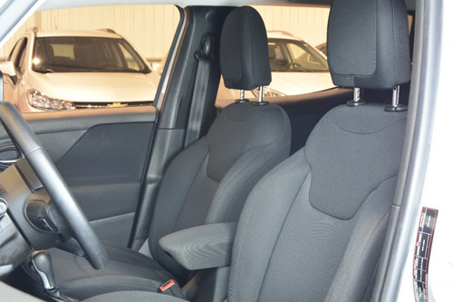 Imagem 4 de 7 de Jeep Renegade 1.8 16v Flex Sport 4p Automático
