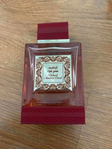 Rihanna velvet online amber oud