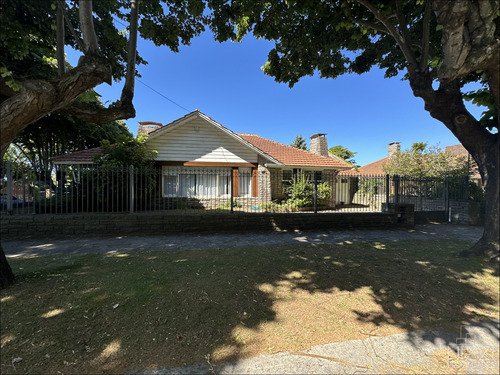 Chalet Los Troncos Todo En Pb - 500m² De Terreno - Ref: 2325