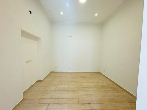 Ph A Estrenar Con Patio Propio En Alquiler! En Pb.