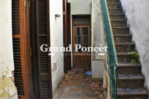 2 Phs En Block De 11 Ambientes, 2 Patios Y Jardin
