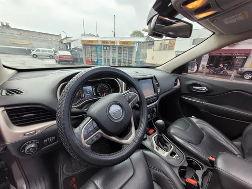 Jeep Cherokee 3.2 Longitude Plus