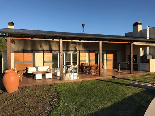 Imagen 2 de 14 de Alquiló Casa Quinta Con Pileta Tandil