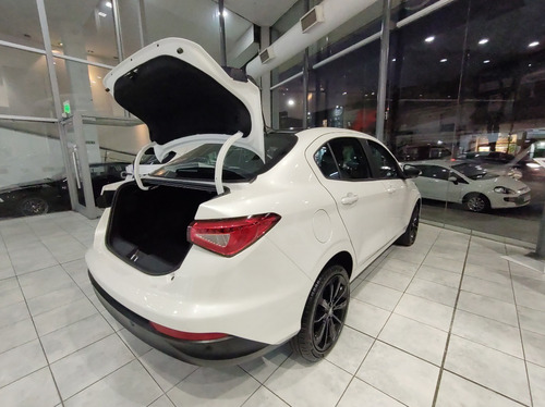 Imagen 15 de 23 de Fiat Cronos Precision 1.8 16v Hgt (dr)