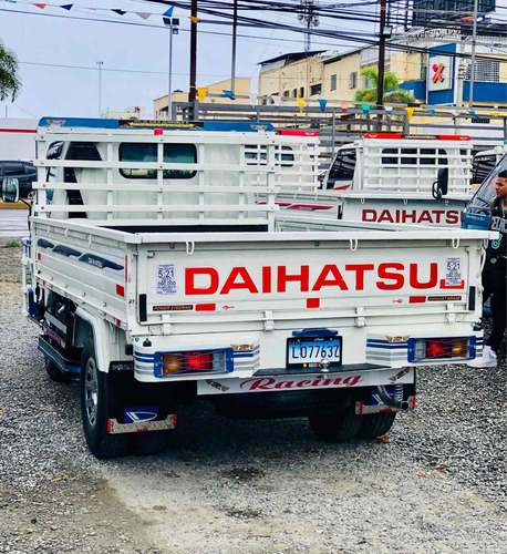 Imagen 14 de 15 de Daihatsu Delta 2002 Cama Corta Oferta Disponible809-317-0094