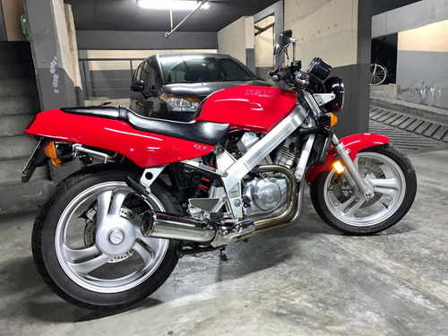 Imagen 2 de 12 de Honda Hawk 647 Gt