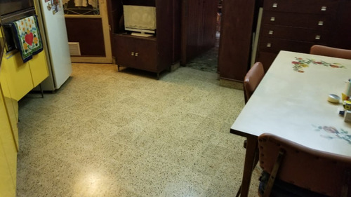 En Venta En Ciudad Jardin, Chalet Sobre Lote De 10 X 20 En Una Sola Planta - F: 726