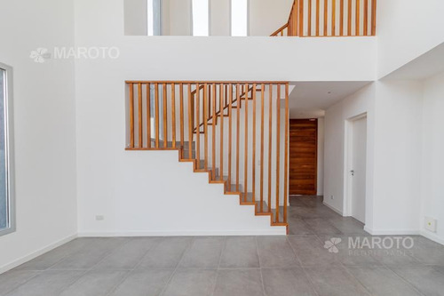 Imagen 3 de 30 de Casa En Venta En Barrio Puertos Del Lago - Maroto Propiedades