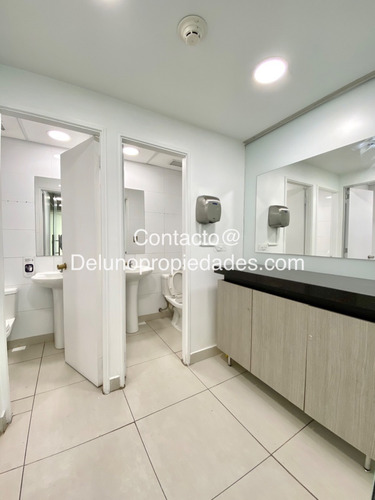 Imagen 12 de 17 de Arriendo Luminosa Y Remodelada Oficina, Metro Los Leones