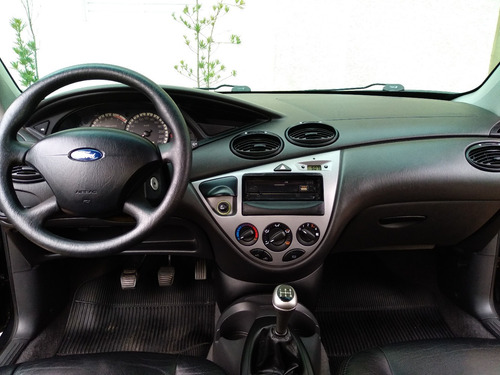 Ford Focus Glx 2.0 Hatch Manual - Bancos De Couro