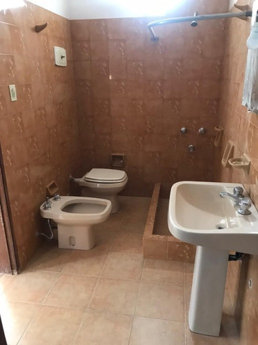 Imagen 6 de 11 de Casa Ph En Alquiler En Bernal Centro