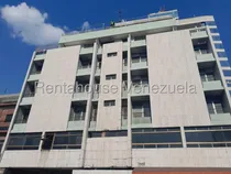Comprar Dennymar, Alquila Edificio Comercial En El Centro De Barquisimeto  Esta Caracterizado Por Poseer Área Para Lavanderia, Bombona De Gas, Salón Para Conferencias Y Área De Cocina Industrial. B5a16062    