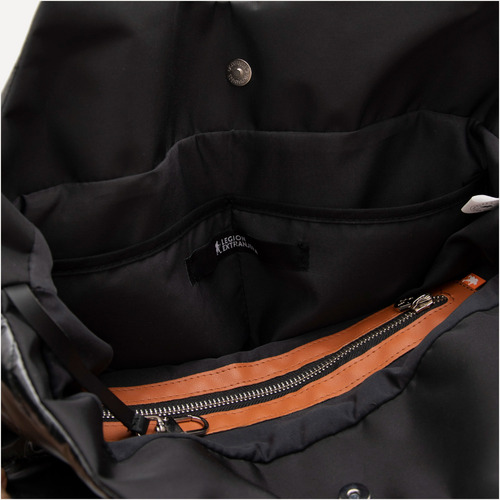 Tote Alcorta Negro