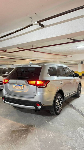 Imagem 4 de 12 de Mitsubishi Outlander 2.0 16v Gasolina 4p Automático