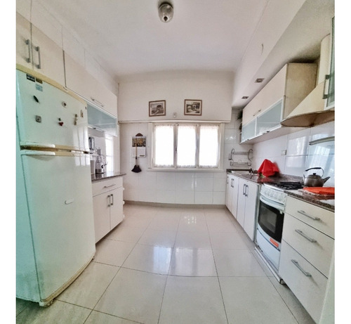 Chalet 4 Amb. Con Garage Y Quincho - Santiago Del Estero Y Av. Paso