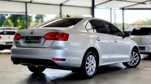 Imagem 5 de 11 de Vw Jetta Confortline 2.0 Flex Automático 2012