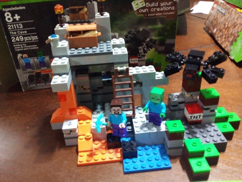 Lego Minecraft Set- The Cave- Set 21113 (Usado)