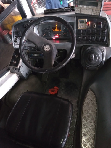 Neobus 2009 Mercedes 1218 32 Lugares Com Ar Condicionado