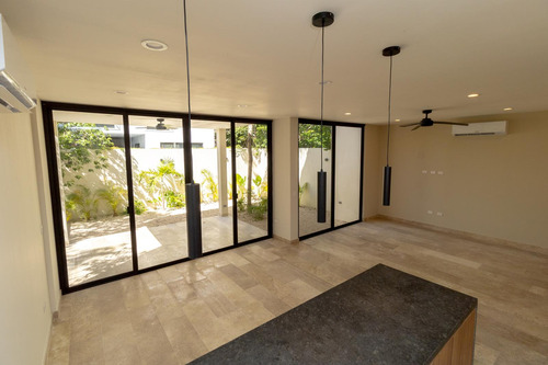 Casa En Venta En Privada Residencial Playa Del Carmen (1187)