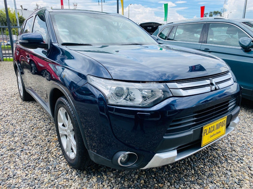 Mitsubishi Outlander 7 Psj At 4x2 2015 2400cc