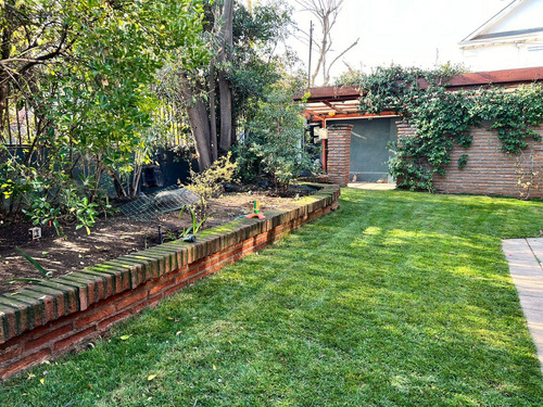 Exclusiva Casa Remodelada En Arriendo, Vitacura