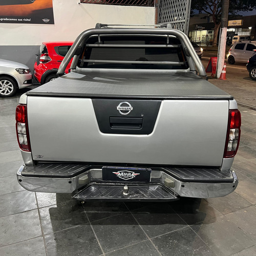 Nissan Frontier 2.5 Le Cab. Dupla 4x4 4p