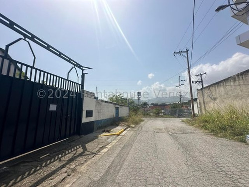 Galpón En Venta En Guatire Zona Industrial Cerrada Con Vigilancia, 541.48 Mts. Luis Infante 24-18916
