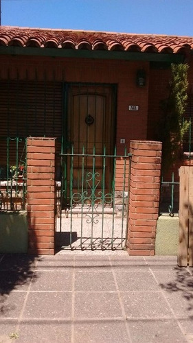 Imagen 2 de 11 de Casa Para 2 Familias En Venta En Sarandi Oeste