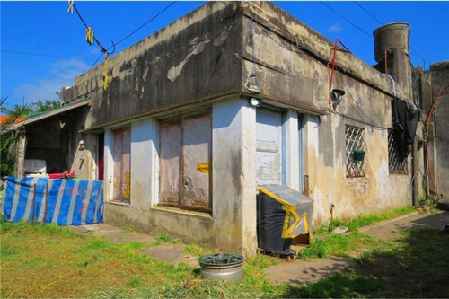 Casas Mas 3 Locales Y 2 Galpones Tomaria Vehiculo