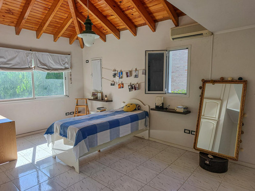 Casa En Venta De 3 Habitaciones Con Pileta Barrio Dalvian