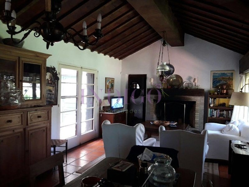 Casa En Alquiler En El Barrio San Rafael, 3 Dormitorios.- Ref: 200