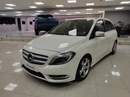 Mercedez Benz B200 Sport At Blue Efficiency 2013