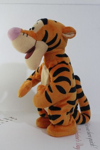 Peluche Tiger Brinca Salta Y Canta  28cm Comprado Usa (c10)