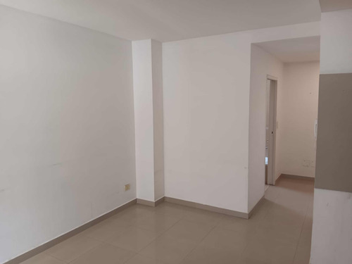 1 Amb Enorme Balcon Lujo Aire Ac Porcelanato Split F/c Bño Comp Es Ap Profesional