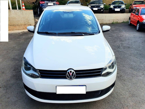 Imagem 1 de 9 de Volkswagen Fox 1.6 Mi 8v Flex 4p Manual 2013 Completo