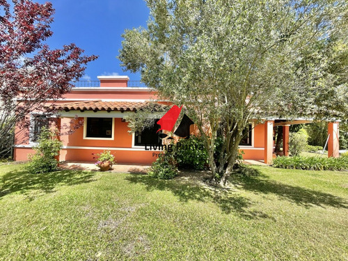 Casa En Alquiler Con Piscina