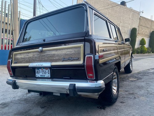 Jeep Grand Wagoneer 1982