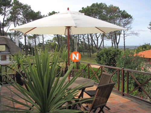 Casa En Venta Y Alquiler, Pinares, Punta Del Este, 4 Dormitorios.- Ref: 208042