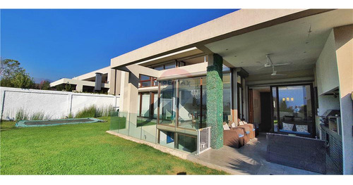 Linda Casa En Condominio Exclusivo Moderno Seguro
