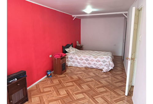Casa 4 Dormitorios Y 2 Estacionamientos En Los Torunos