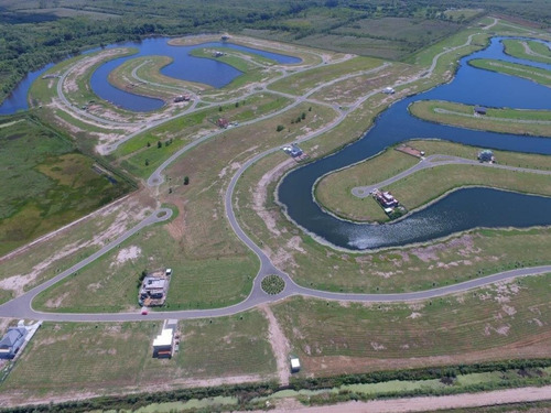 Hermoso Lote Con Amarra En El Naudir - Sk