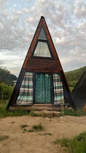 Hermoso Camping Con Complejo De Dormís Y Piscina
