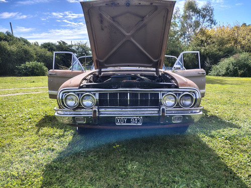 Ford Falcon deluxe