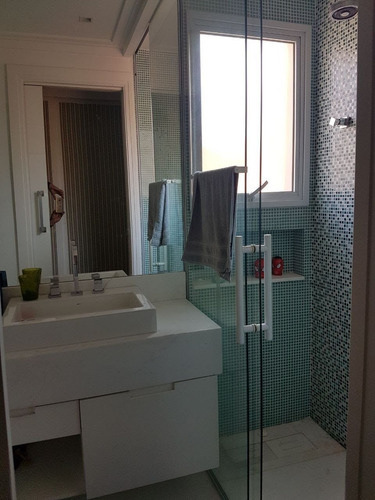 Casa No 18 Do Forte - Venda - 600m2, 5 Dormitorios Sendo 4 Suites, 4 Vagas, Piscina, Sala De Tv Com Home Theater - Cncr0010