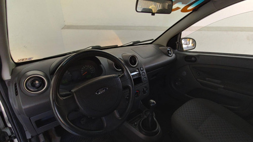 Imagem 5 de 5 de Ford Fiesta 1.6 Mpi Sedan 8v Flex 4p Manual