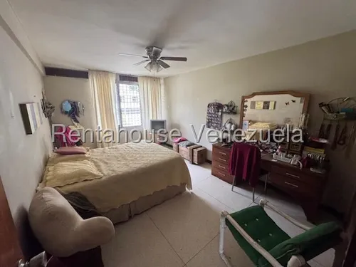 Acogedora Casa En El Marques