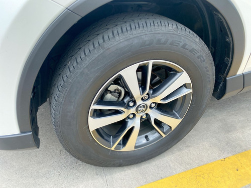 Imagen 23 de 25 de Toyota Rav 4 2017 Street 4x2
