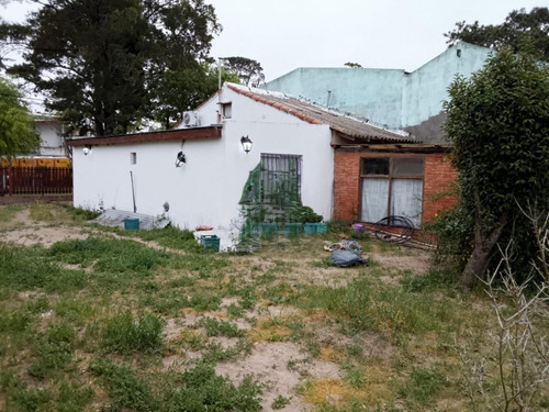 Casa En Venta - 3 Dormitorios 2 Baños - Villa Gesell