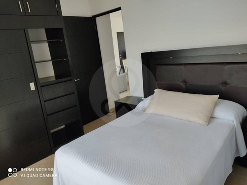 Departamento De 2 Recámaras En Av. La Rioja | 80m2 | 2 Estacionamientos