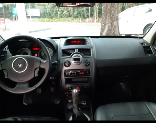 Imagem 2 de 7 de Renault Megane Grand Tour 2012 1.6 Dynamique Hi-flex 5p